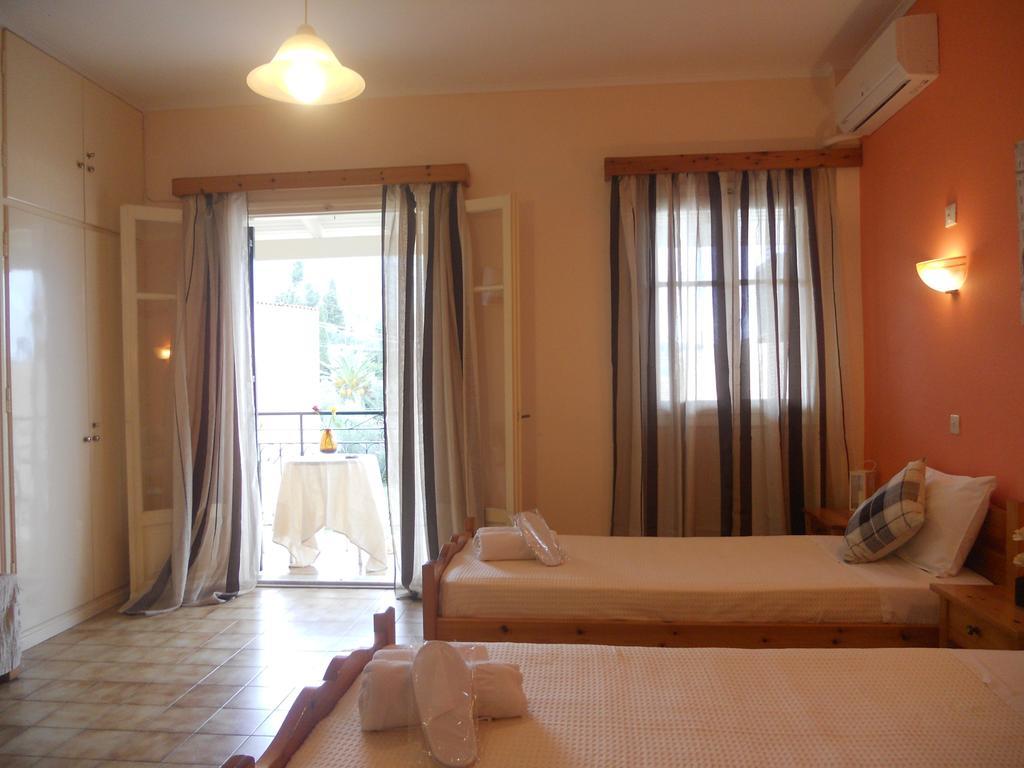 Elli Marina Studios And Apartments Benitses  Phòng bức ảnh