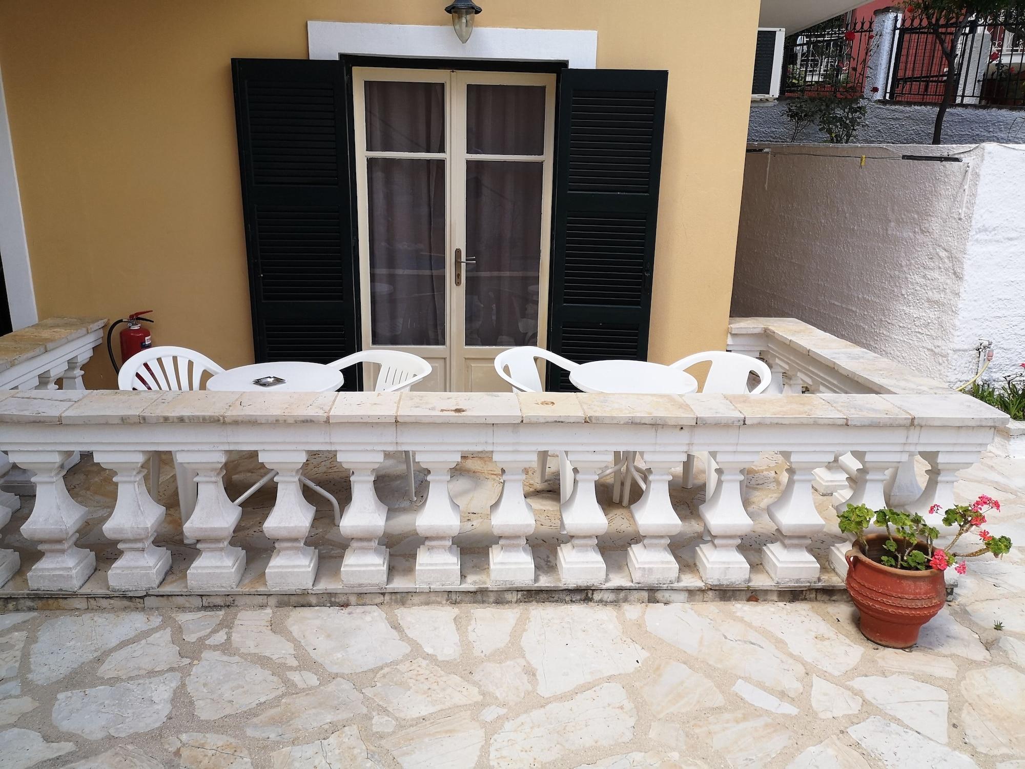 Elli Marina Studios And Apartments Benitses  Ngoại thất bức ảnh