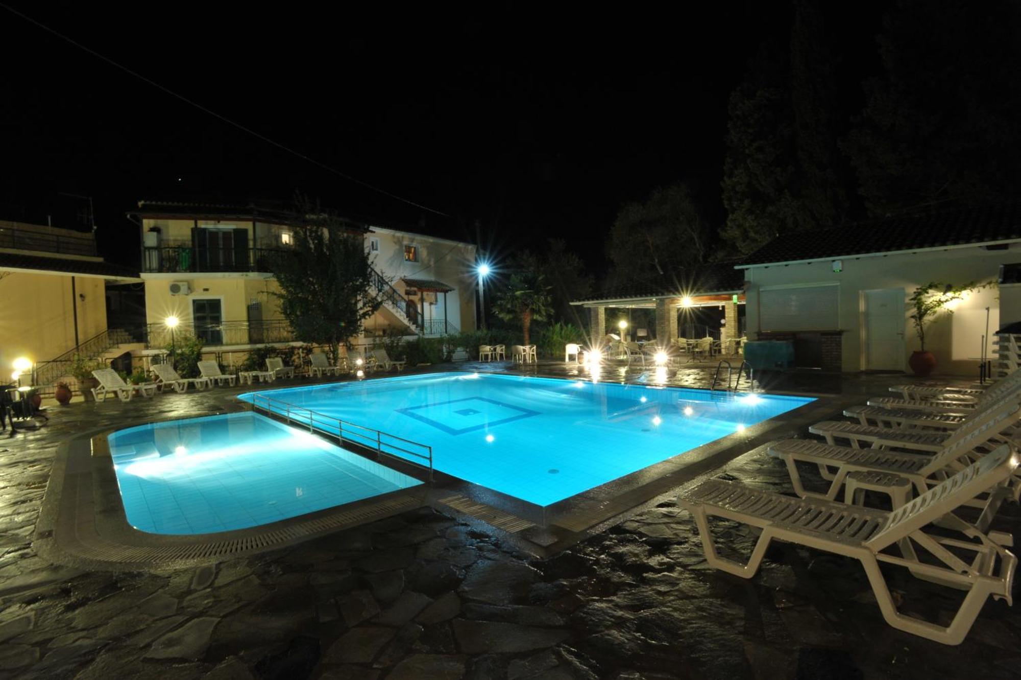 Elli Marina Studios And Apartments Benitses  Ngoại thất bức ảnh