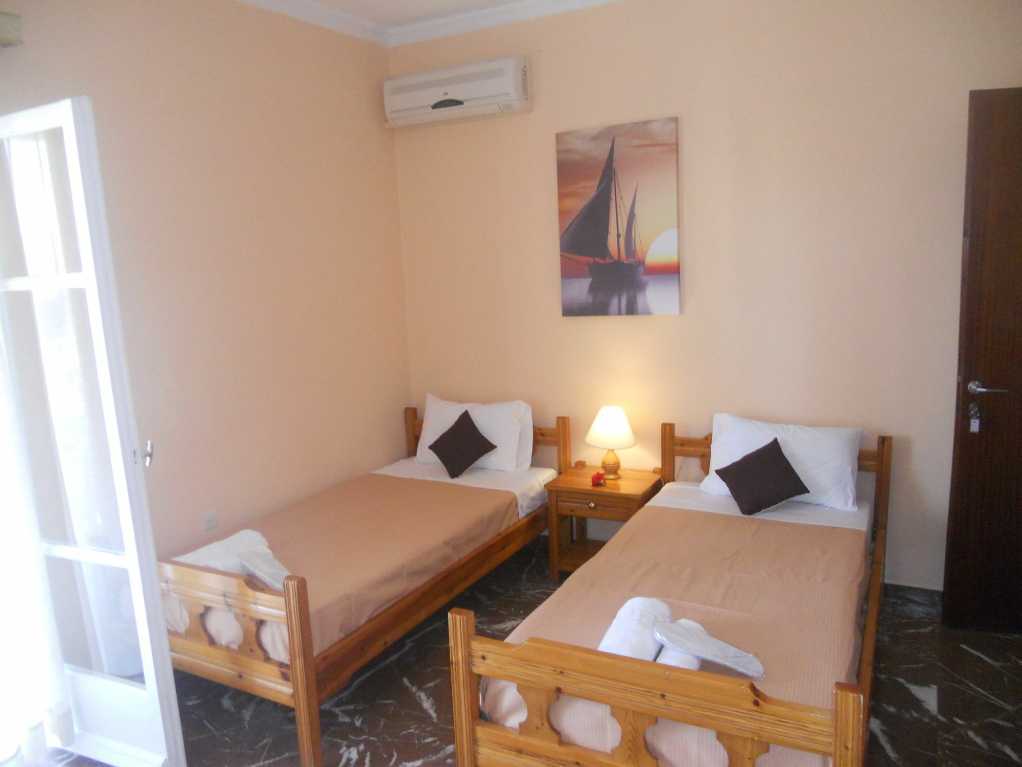 Elli Marina Studios And Apartments Benitses  Ngoại thất bức ảnh